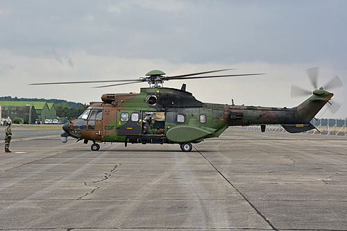 Hélicoptère AS532 Cougar rénové de l'Armée de Terre (ALAT)