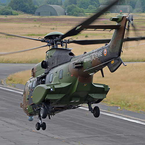 Hélicoptère AS532 Cougar rénové de l'Armée de Terre (ALAT)