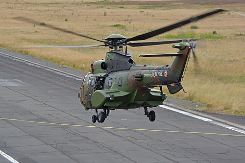 Hélicoptère AS532 Cougar rénové de l'Armée de Terre (ALAT)