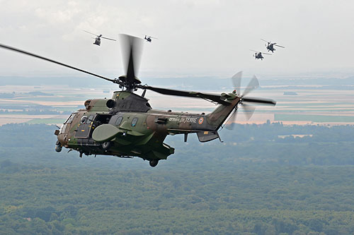 Hélicoptère AS532 Cougar rénové de l'Armée de Terre (ALAT)