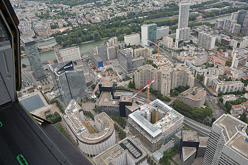 Hélicoptères de l'Armée de Terre (ALAT) au-dessus de Paris