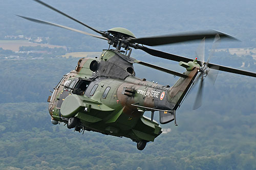 Hélicoptère AS532 Cougar rénové de l'Armée de Terre (ALAT)