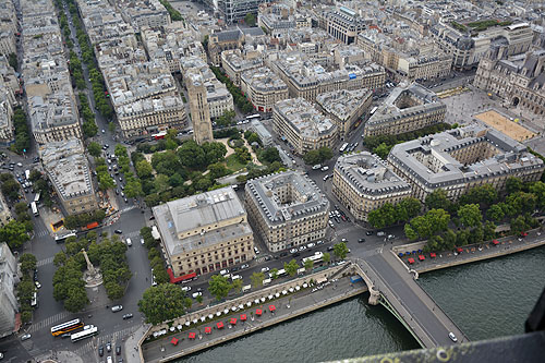 Place du Chatelet, Tour Saint-Jacques et Place de l'Hôtel de Ville