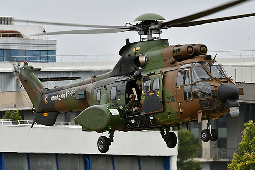 Hélicoptère AS532 Cougar rénové de l'Armée de Terre (ALAT)