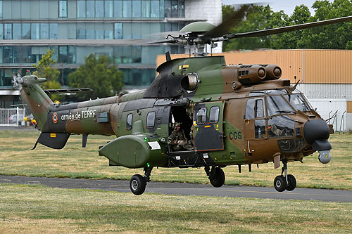 Hélicoptère AS532 Cougar rénové de l'Armée de Terre (ALAT)