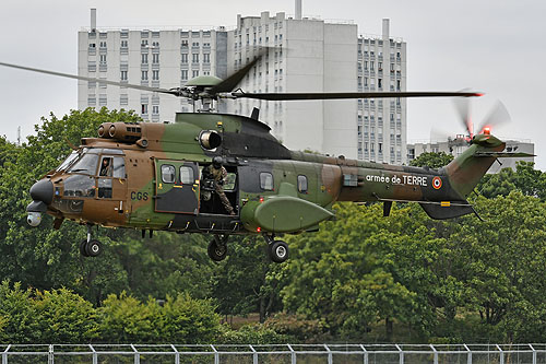 Hélicoptère AS532 Cougar rénové de l'Armée de Terre (ALAT)