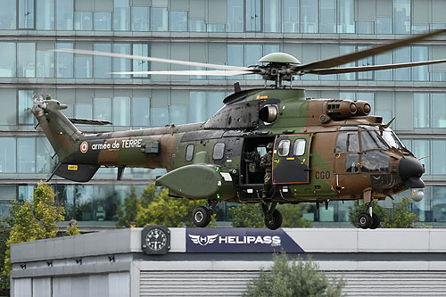 Hélicoptère AS532 Cougar rénové de l'Armée de Terre (ALAT)