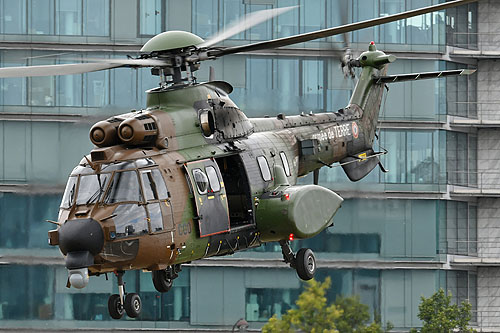 Hélicoptère AS532 Cougar rénové de l'Armée de Terre (ALAT)