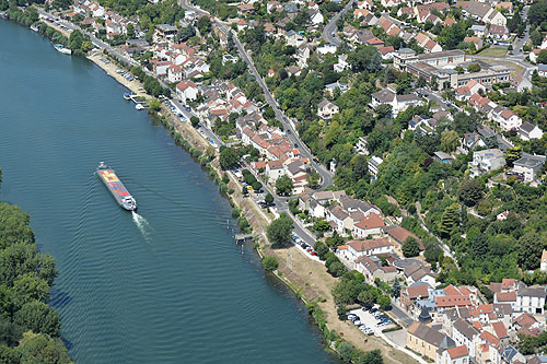 Passage au-dessus de la Seine, quelque part à l'Ouest de Paris