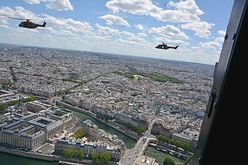 Au-dessus du Musée du Louvre