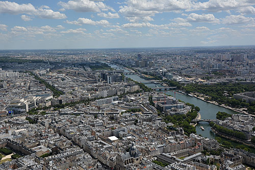 Vue générale vers l'Est de Paris, avec sur la gauche la Place de la Bastille