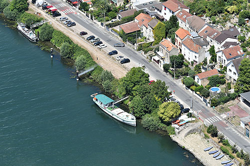 Passage au-dessus de la Seine, quelque part à l'Ouest de Paris