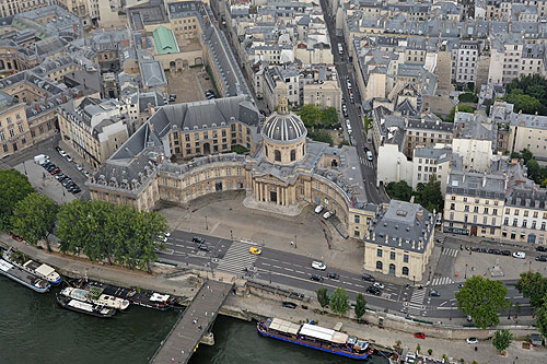 Pont des Arts, Institut de France, Académie des Sciences et Académie française