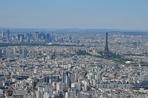 Tour Eiffel, Trocadéro. Au fond La Défense