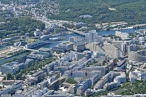 Billancourt-Rives de Seine, l'Ile Seguin avec la Seine musicale, le Pont de Sèvres, le Domaine National de Saint-Cloud