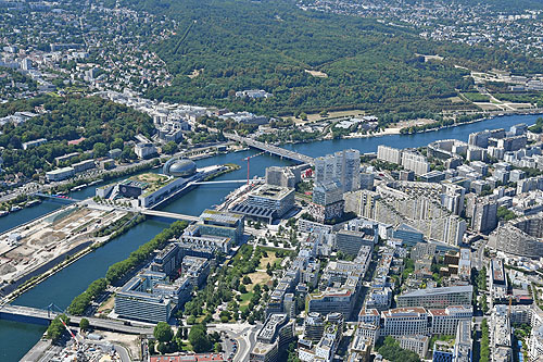 Billancourt-Rives de Seine, l'Ile Seguin avec la Seine musicale, le Pont de Sèvres, le Domaine National de Saint-Cloud