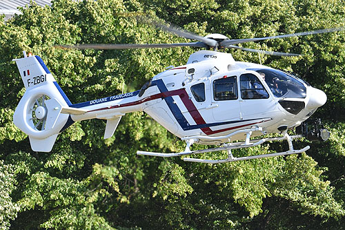 Hélicoptère EC135 F-ZBGI des Douanes françaises