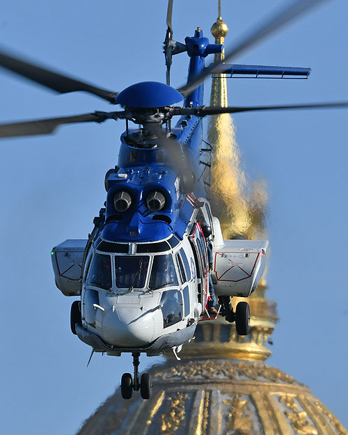 Hélicoptère H225 de la Direction Générale de l'Armement