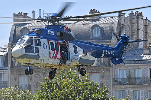 Hélicoptère H225 de la Direction Générale de l'Armement