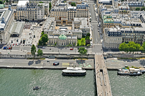 Passerelle Léopold-Sédar-Senghor, face à la rue de Solférino