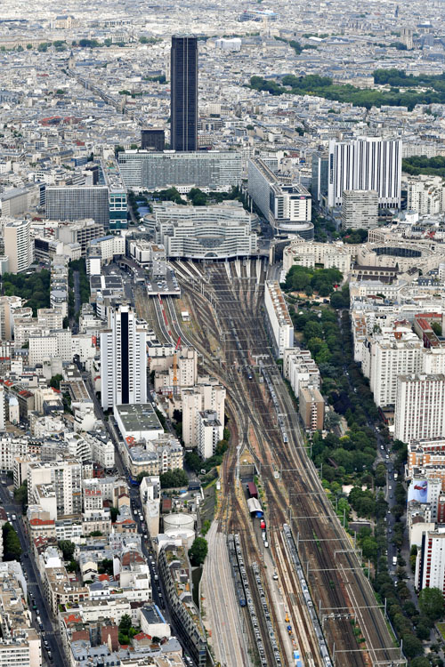 Voies ferrées au départ de la Gare Montparnasse