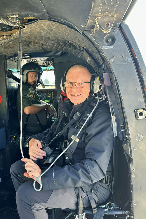 A l'intérieur de l'hélicoptère SA330 Puma SAR de Solenzara