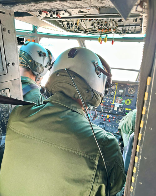 A l'intérieur de l'hélicoptère SA330 Puma SAR de Solenzara