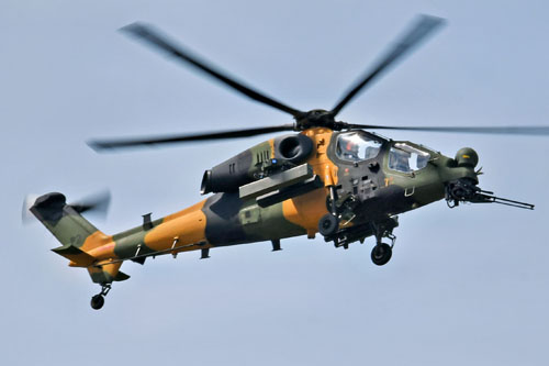 Le T129 ATAK en vol au Bourget 2019
