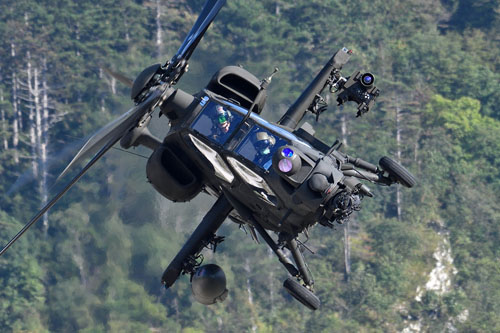Hélicoptère d'attaque AH-129D de l'Aviazione dell'Esercito italien, lors de l'exercice Airmobile Permanent Training 2020
