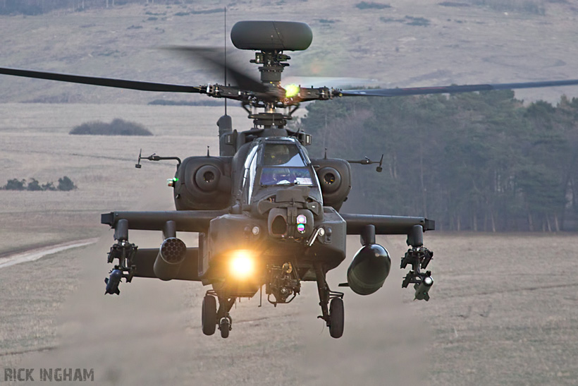 Hélicoptère d'attaque Apache AH Mk1 de l'Armée de Terre britannique