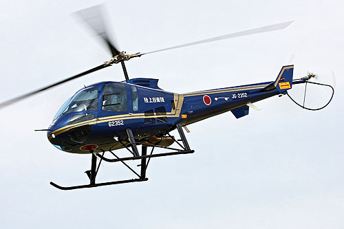 Hélicoptère Enstrom 480 JGSDF