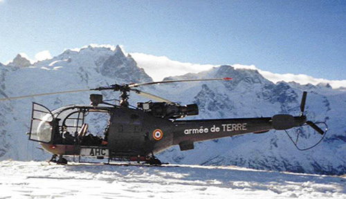 Hélicoptère Alouette III de l'ALAT dans les Alpes