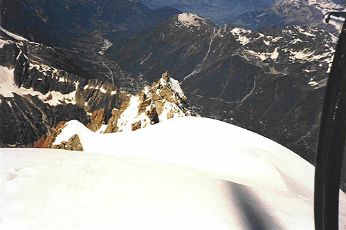 Hélicoptère Alouette III de l'ALAT dans les Alpes