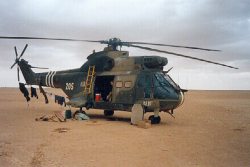 Puma 205 dans le desert