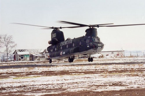 Hélicoptère CH47 Chinook italien