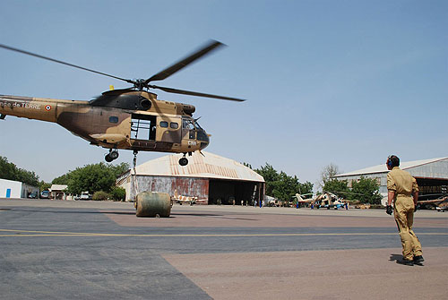 Hélicoptère Puma ALAT au Tchad