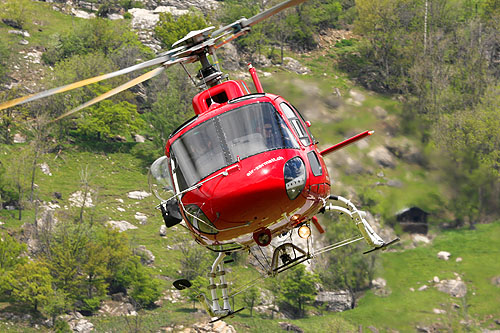 Hélicoptère AS350 Ecureuil Air Zermatt