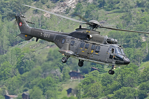 Hélicoptère AS332 M1 SuperPuma de l'armée suisse