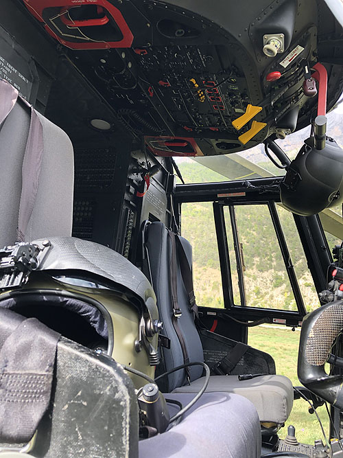 Cockpit de l'hélicoptère Cougar