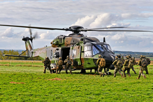 Hélicoptère de transport NH90 Caïman de l'Armée de Terre (ALAT)