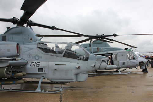 Hélicoptères Bell UH1Y et AH1Z