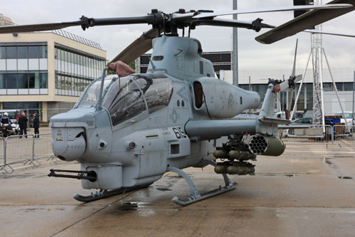 Hélicoptère Bell AH1Z