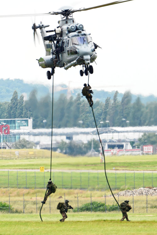 Hélicoptère EC725 Caracal de l'Armée de l'Air