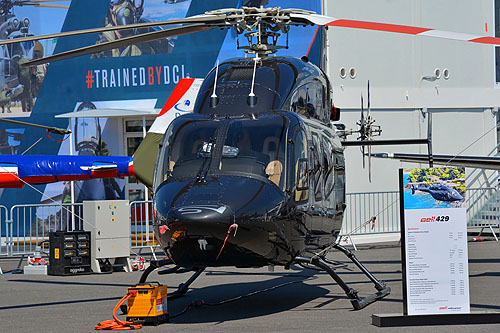 Hélicoptère BELL 429 sur le stand du constructeur américain BELL