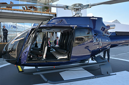 Hélicoptère H130 sur le Stand d'AIRBUS HELICOPTERS