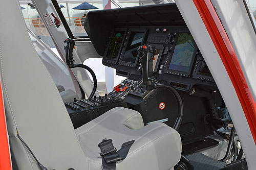 Hélicoptère Ansat en configuration d'évacuation sanitaire HEMS