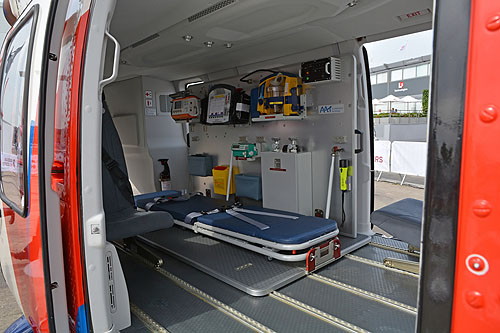 Hélicoptère Ansat en configuration d'évacuation sanitaire HEMS