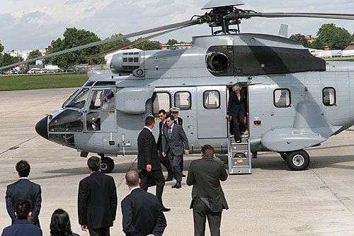 Bourget 2007, arrivee du Premier Ministre en helicoptere SuperPuma