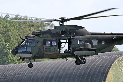 Hélicoptère AS532 Cougar KLU