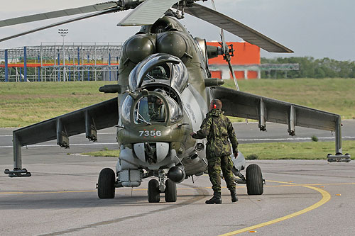 Hélicoptère MI24 Hind F République Tchèque